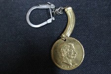 Ancien porte cle d'occasion  Neuville-aux-Bois