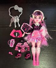 Boneca Draculuara Monster High G3 Fearidescent Skulltimate Secrets, usado comprar usado  Enviando para Brazil