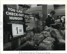 1995 Press Photo Schwegmann Supermarket junta-se à campanha "Check Out Hunger" comprar usado  Enviando para Brazil