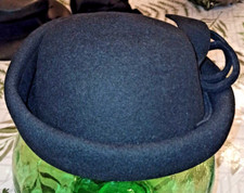 Old hats beautiful d'occasion  Expédié en Belgium