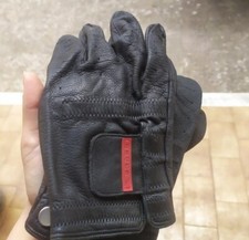 Guanto prada pelle usato  San Cesario di Lecce