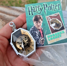 Colar Vintage Harry Potter Horcrux Medalhão e Corrente Joias e Adesivo Livro LOOK, usado comprar usado  Enviando para Brazil