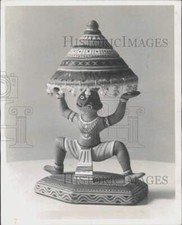 Foto de imprensa 1970 Este brinquedo indiano colorido é vendido por 25 centavos no bazar comprar usado  Enviando para Brazil