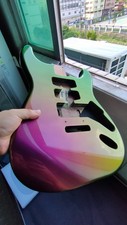 Corpo de guitarra Stratocaster amieiro acabamento de pintura camaleão do Borgonha ao Chartreus comprar usado  Enviando para Brazil