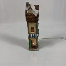 Victorian village inn for sale  Clarksburg