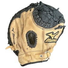 Mizuno 32.50 youth for sale  Fallbrook