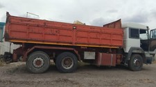 Camion tri laterale usato  Italia