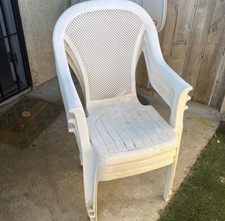 White plastic chairs for sale  San Jacinto