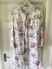 Ladies wedding suit for sale  HUNGERFORD