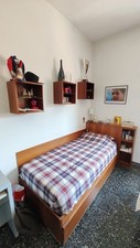 Letto comodino mensole usato  Bologna