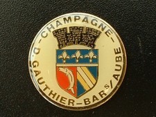 Pin champagne . d'occasion  Aire-sur-la-Lys
