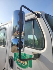 2005 freightliner 106 for sale  New London