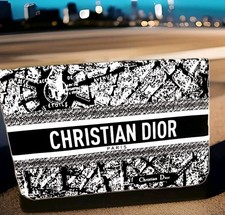 Bolsa de maquiagem Dior preto e branco Plan De Paris mapa VIP/GWP NOVA com caixa comprar usado Bolsa de maquiagem Dior preto e branco Plan De Paris mapa VIP/GWP NOVA com caixa comprar usado  Enviando para Brazil