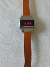 Montre led rouge d'occasion  Le Blanc-Mesnil