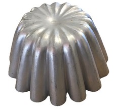 Vintage aluminium tin for sale Vintage aluminium tin for sale  BROADSTAIRS