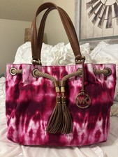 Bolsa Michael Kors Marina nova sem etiquetas comprar usado Bolsa Michael Kors Marina nova sem etiquetas comprar usado  Enviando para Brazil