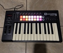 Controlador de teclado Novation Launchkey 25 MK2 MIDI comprar usado  Enviando para Brazil