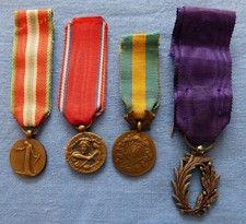 Lot médailles miniatures d'occasion Lot médailles miniatures d'occasion  Avignon