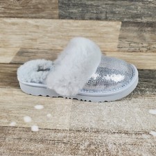 Sapato feminino UGG Cozy II bola espelhada tamanho 13 prata pele sintética forrado lantejoulas chinelo comprar usado  Enviando para Brazil