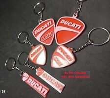 Portachiavi logo ducati usato  Italia