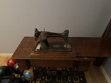 old singer sewing machine for sale old singer sewing machine for sale  Saint Peters