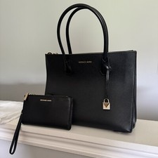 Bolsa/bolsa Michael Kors Mercer preta acordeão pebbled com carteira EXCELENTE comprar usado  Enviando para Brazil
