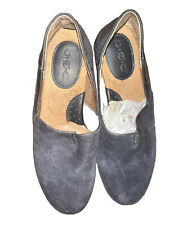 Born closed toe for sale  Aurora