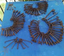 Lot anciennes clefs d'occasion  Puygouzon