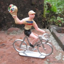 Ancien coureur cycliste d'occasion  Dornecy