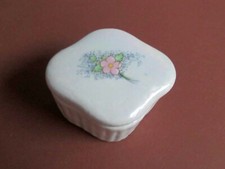 Porzellan döschen perlmutt gebraucht kaufen Porzellan döschen perlmutt gebraucht kaufen  Göppingen