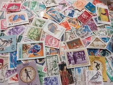 1000 francobolli mondiali usato  Lari