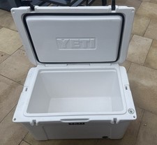 Yeti tundra 105 for sale  HORSHAM
