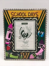 Usado, Moldura de vidro pintada à mão Amia “dias escolares” com lápis de cor 3,5” x 5” comprar usado  Enviando para Brazil
