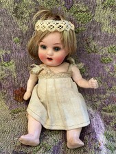 Ancienne poupée miniature d'occasion Ancienne poupée miniature d'occasion  Pignan