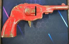 Boné de brinquedo de aço prensado vintage arma atrito vermelho metal faíscas colecionável antigo comprar usado  Enviando para Brazil