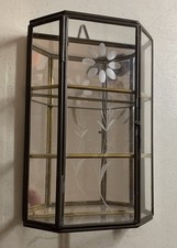 Mini armário Curio vintage gravado em latão e vidro, usado comprar usado  Enviando para Brazil