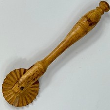 Antiguo Utensilio de Cocina Madera Tallada Tradicional Pastelería Crimpadora Cortadora Jigger segunda mano  Embacar hacia Mexico