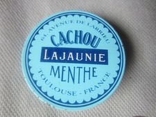 boite cachou d'occasion boite cachou d'occasion  Chamarande