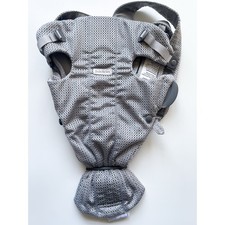 Mini porta-bebês Baby Bjorn em malha cinza 3D comprar usado  Enviando para Brazil