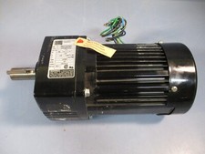 Motor de engrenagem Bodine 42R5BFSI-E3 1/6 HP 30:1 relação 115 V 135 lb torque 57 RPM comprar usado  Enviando para Brazil