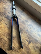 Garfo de bicicleta de estrada Giant Contend 1-1/8” freio aro alumínio/carbono comprar usado Garfo de bicicleta de estrada Giant Contend 1-1/8” freio aro alumínio/carbono comprar usado  Enviando para Brazil