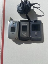 Lote de 3 telefones flip - Motorola RAZR Verizon (testado) + Samsung Verizon + Sanyo comprar usado Lote de 3 telefones flip - Motorola RAZR Verizon (testado) + Samsung Verizon + Sanyo comprar usado  Enviando para Brazil