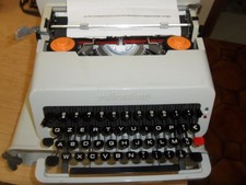 Macchina scrivere olivetti usato Macchina scrivere olivetti usato  Italia