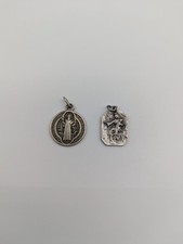 Lot médailles pendentifs d'occasion  Sète