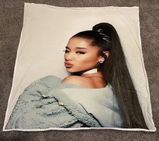 Gorgeous ariana grande for sale  Columbia Station