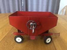 VINTAGE ERTL INTERNATIONAL HARVESTER GRAVIDADE VAGÃO DE GRÃOS AÇO PRENSADO 1/16 EUA comprar usado  Enviando para Brazil