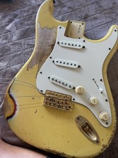 stratocaster custom usato stratocaster custom usato San Pancrazio Salentino