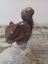 Estátua de arte vintage de cimento concreto esquilo comendo uma porca jardim resistido comprar usado Estátua de arte vintage de cimento concreto esquilo comendo uma porca jardim resistido comprar usado  Enviando para Brazil