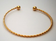 N221) Pulseira de punho de metal fio torcido tom dourado comprar usado  Enviando para Brazil