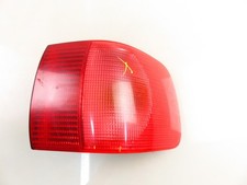 TYLNE ŚWIATŁO PRAWE AUDI 80 B4 8A0945096D M1057935 na sprzedaż  PL